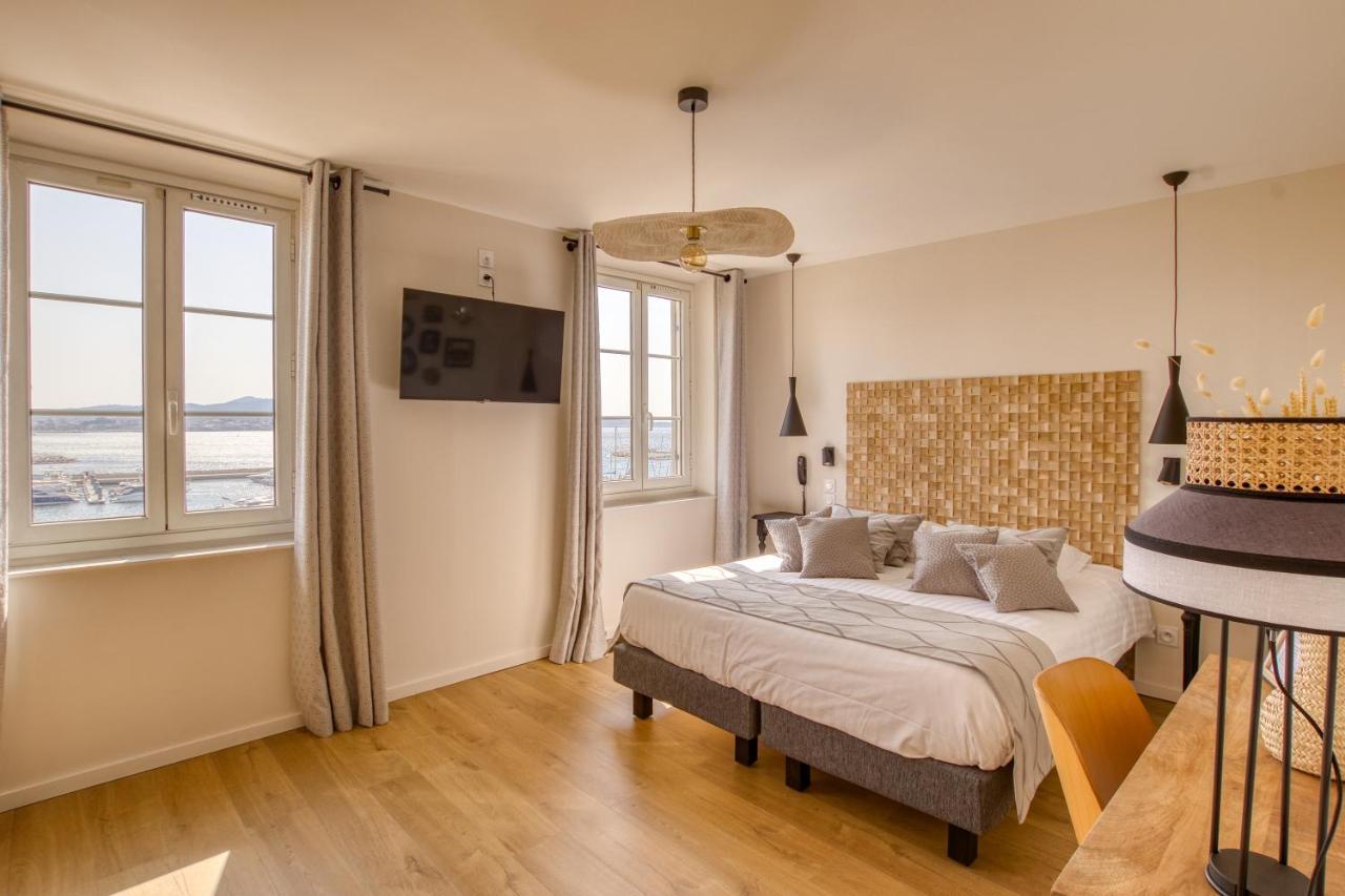 Hotel Restaurant De La Tour Sanary-sur-Mer Dış mekan fotoğraf