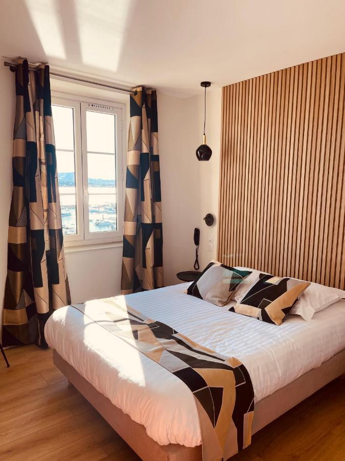 Hotel Restaurant De La Tour Sanary-sur-Mer Dış mekan fotoğraf