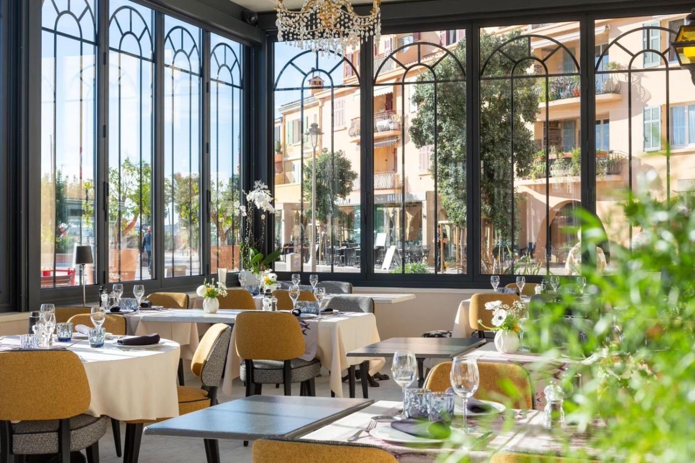 Hotel Restaurant De La Tour Sanary-sur-Mer Dış mekan fotoğraf