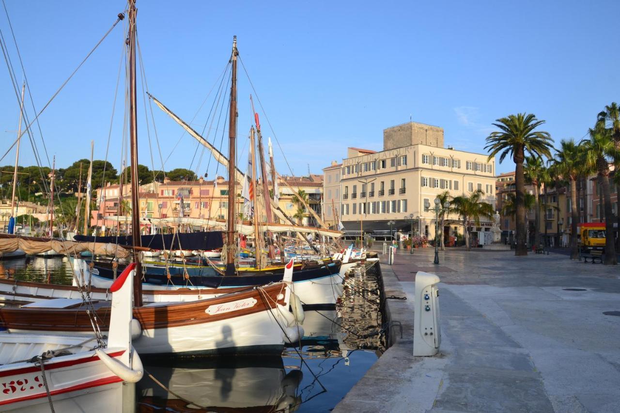 Hotel Restaurant De La Tour Sanary-sur-Mer Dış mekan fotoğraf