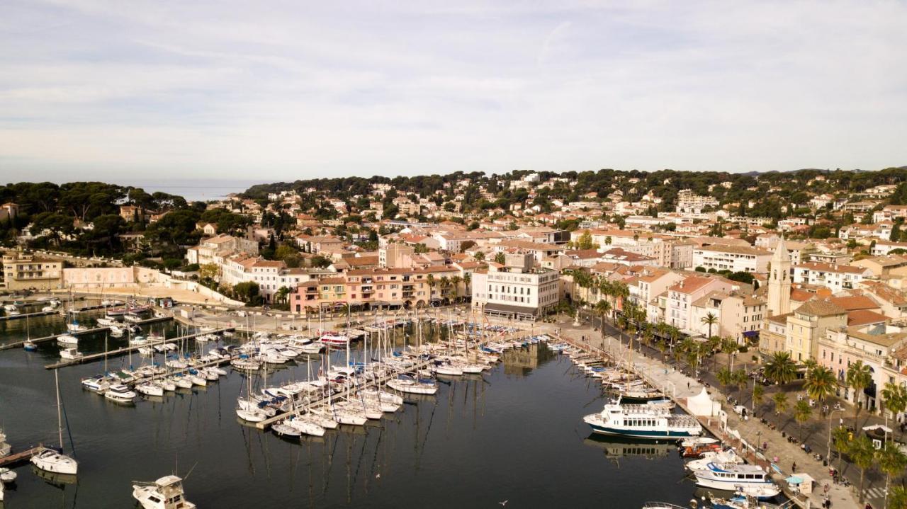 Hotel Restaurant De La Tour Sanary-sur-Mer Dış mekan fotoğraf